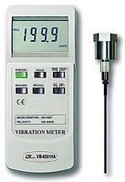 Misuratori di vibrazione per ispezione, fabbricazione, produzione e laboratorio. I misuratori di vibrazione si impiegano per misurare vibrazioni e oscillazioni in molte macchine e impianti, così come per lo sviluppo di prodotti (per esempio di componenti e attrezzature). La misurazione offre i seguenti parametri: accelerazione della vibrazione, velocità di vibrazione e variazione di vibrazione. In questo modo si caratterizzano le vibrazioni con precisione. I misuratori di vibrazione sono portatili e i valori si possono memorizzare parzialmente. I certificati di calibratura di fabbrica si consegnano con la prima prenotazione. Nel modo supplementare possono essere accompagnati da un certificato di calibratura ISO 9000 (con la prima richiesta, ma anche con una ricalibratura p.e. annuale, secondo il manuale ISO). I misuratori di vibrazione sono un aiuto 